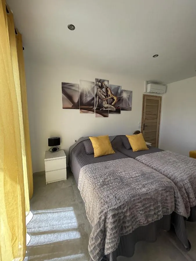 Les Pins Du Luberon Bed & Breakfast Coustellet 0*,  France