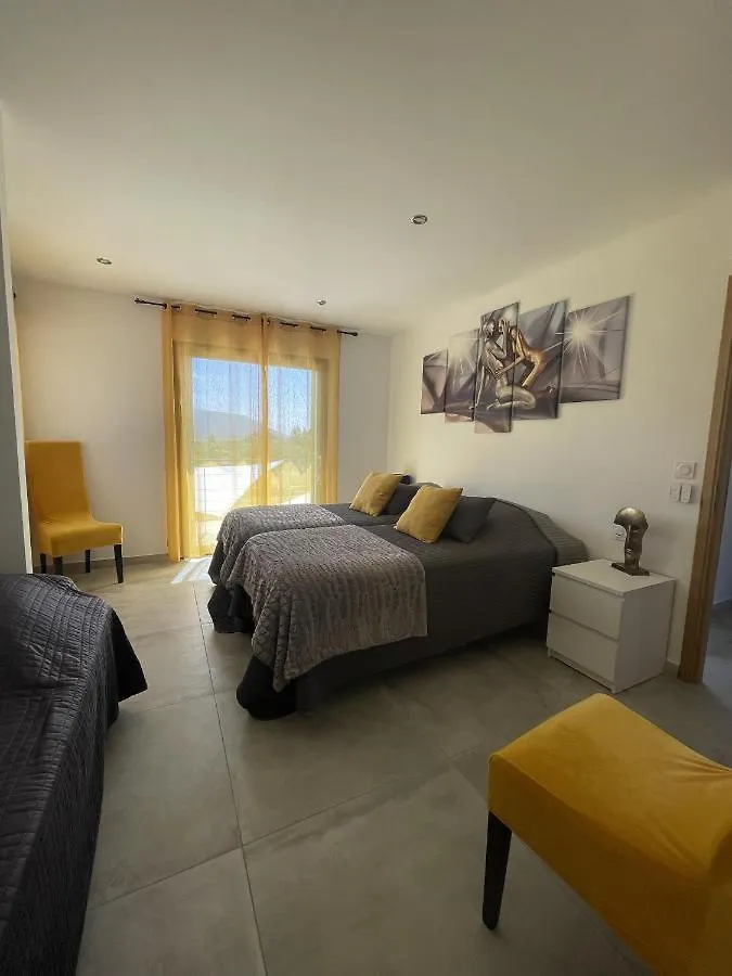 Les Pins Du Luberon Bed & Breakfast Coustellet